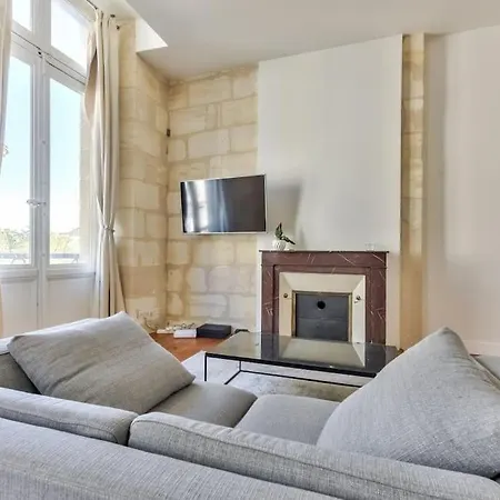 Superbe T2 De 70m2 Dans Le Centre Historique Bordeaux
