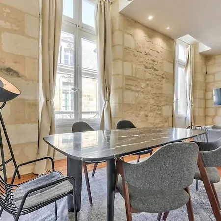 Apartment Superbe T2 De 70m2 Dans Le Centre Historique